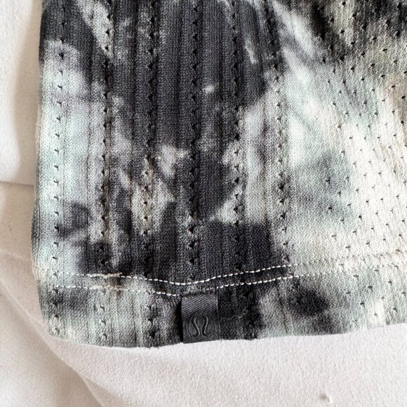 Lululemon Cropped Tie Dye Lightweight Shirt - Picture 3 of 3